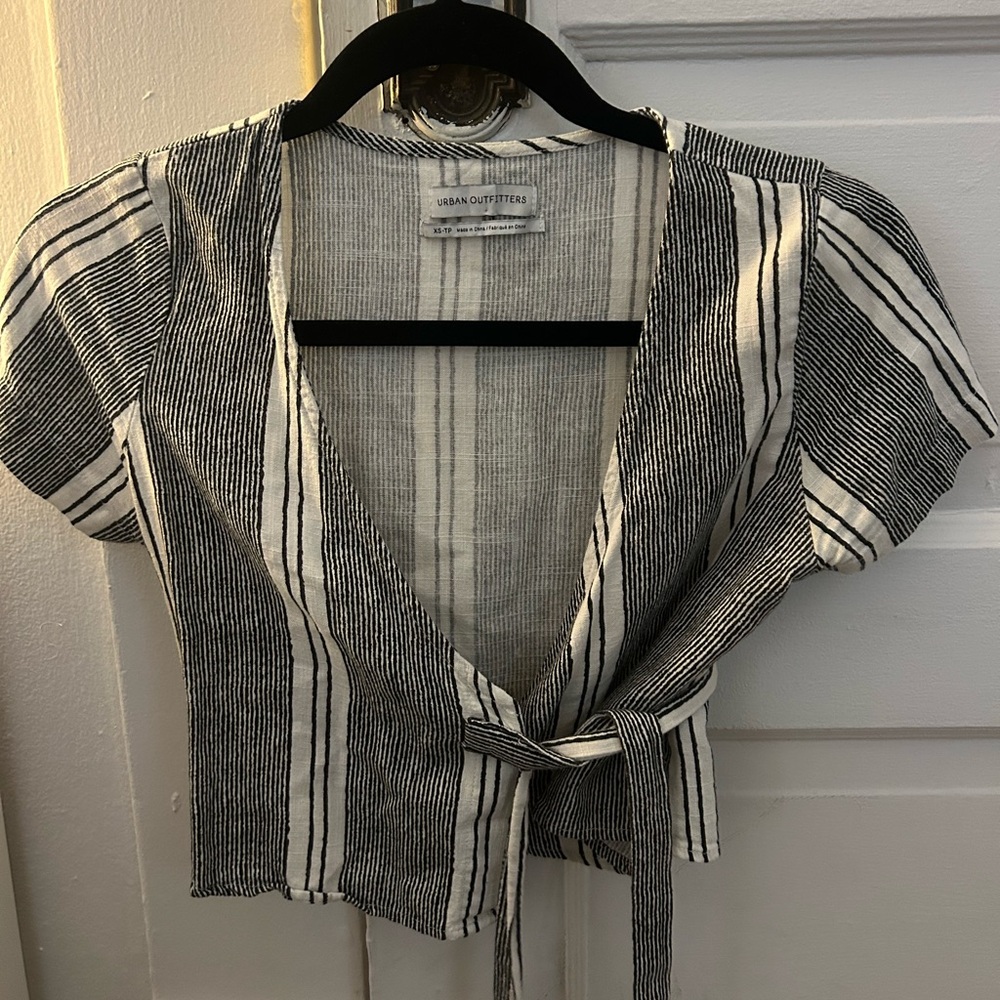 Urban wrap top